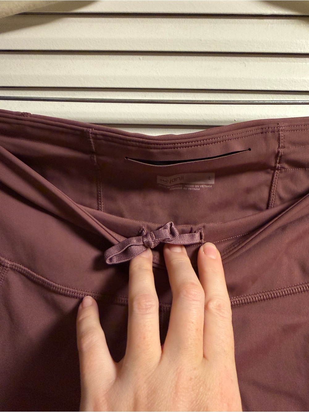 Janji Women’s 5” Pace Short in Andromeda Large - Picture 4 of 4